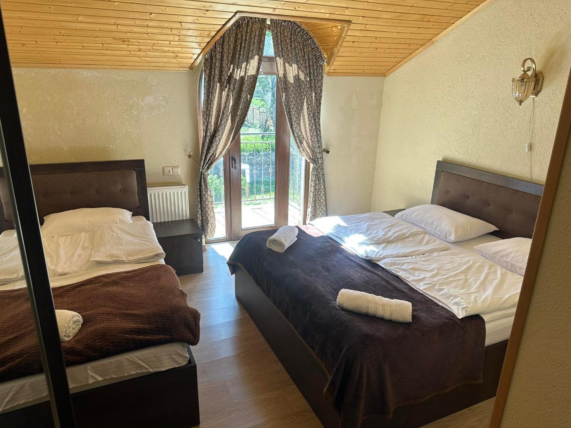 Hotel Iveria Kazbegi Exterior photo