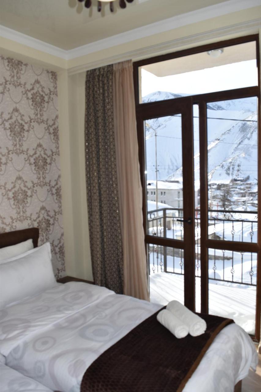 Hotel Iveria Kazbegi Exterior photo