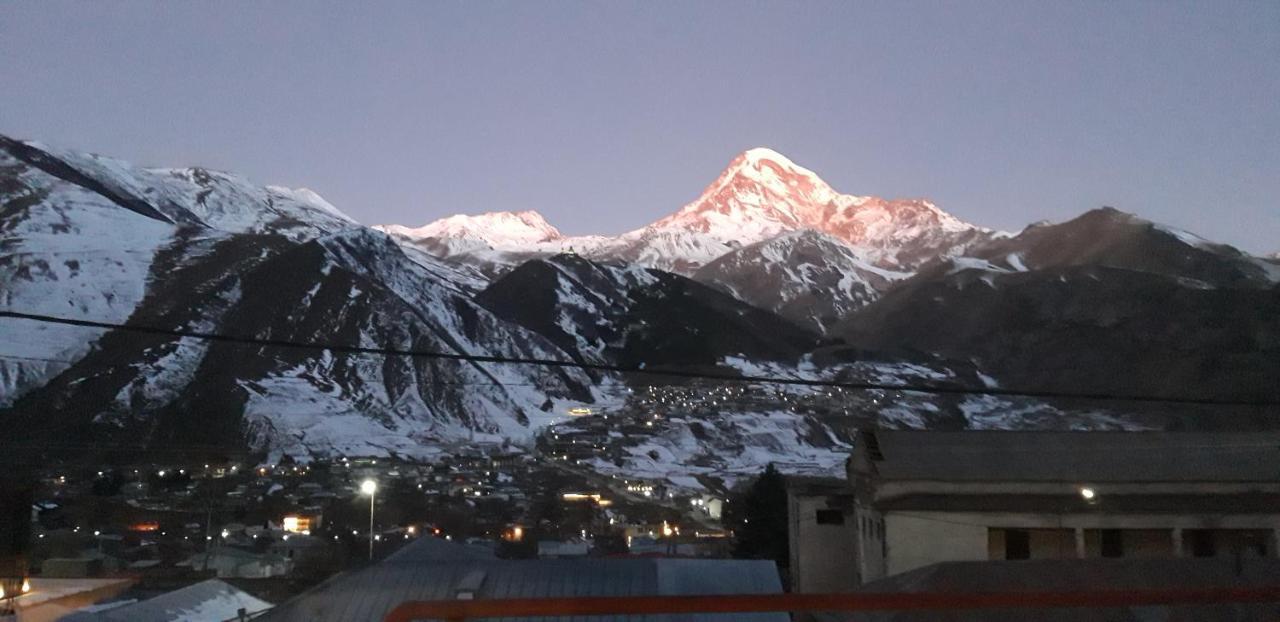 Hotel Iveria Kazbegi Exterior photo