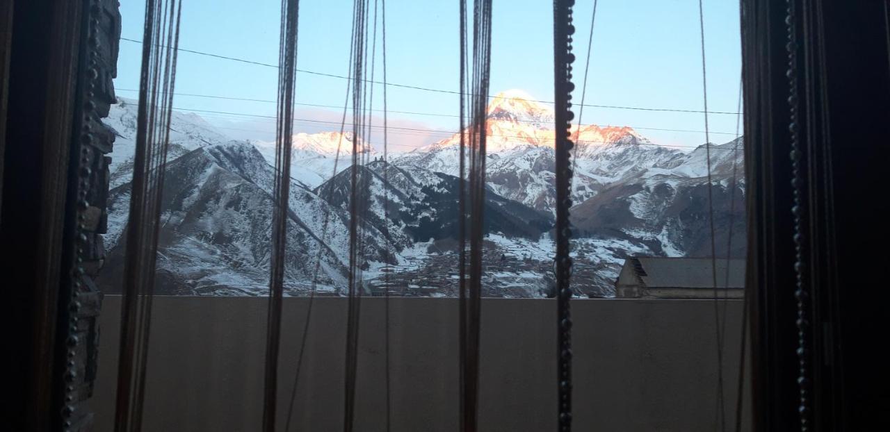 Hotel Iveria Kazbegi Exterior photo